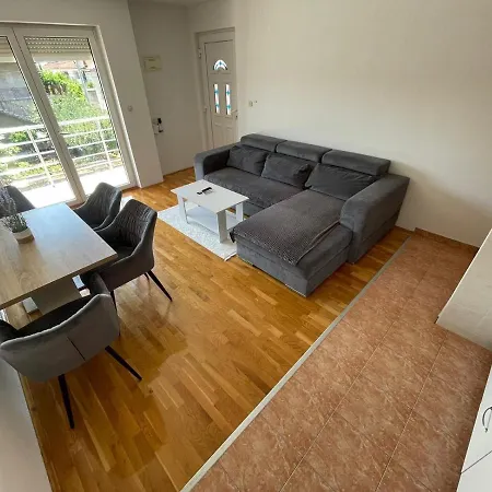 Apartman Dunja Apartment