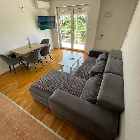 Apartman Dunja شقة *